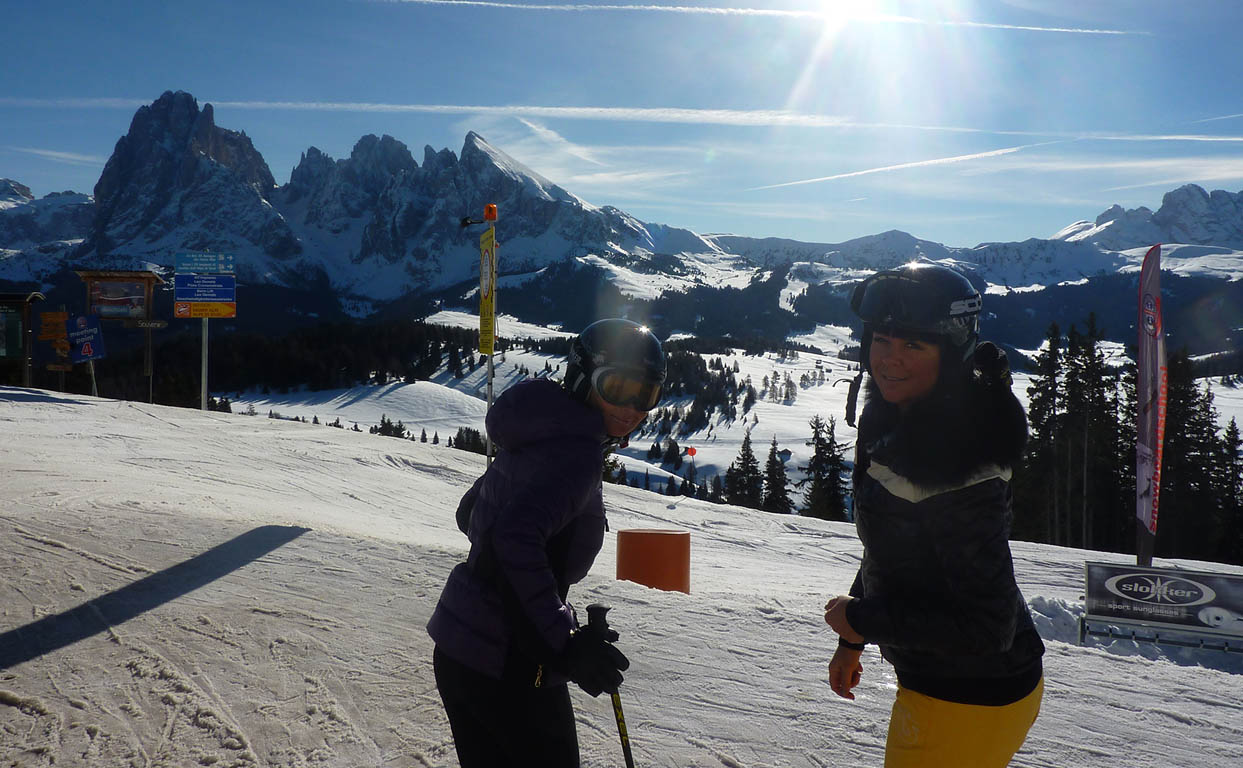 Escursione con gli sci sull'Alpe di Siusi